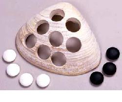 碁石　蛤 Amazon | 日向特製蛤碁石 実用 45号 12.8ミリ | 囲碁 | おもちゃ